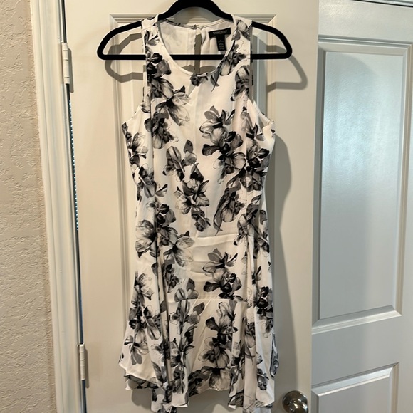 White House Black Market Dresses & Skirts - White House black market dress